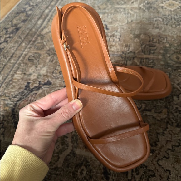 ZARA Flat Platform Strappy Leather Sandals Camel Sz 40/9.5 Chic Minimalist 90s - Picture 10 of 14